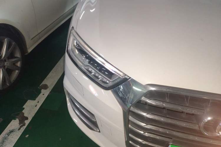 Used Audi Q3 2018 30th Anniversary Edition 30 TFSI Fashion Model Right Front Headlight