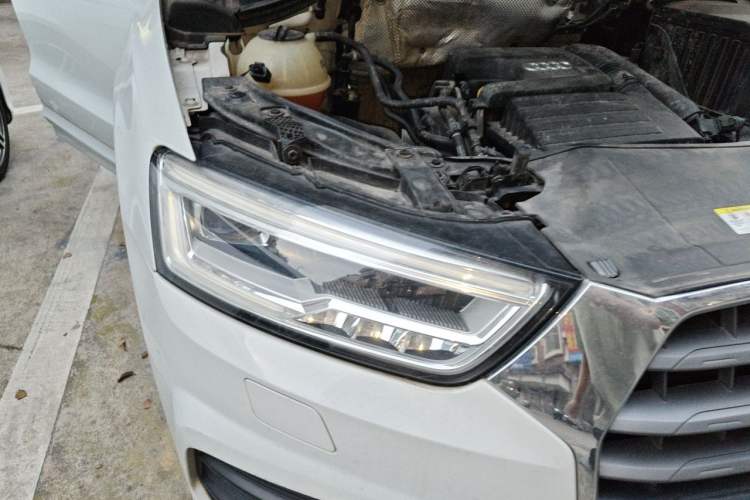 Used Audi Q3 2018 30th Anniversary Edition 30 TFSI Fashion Model Right Front Headlight