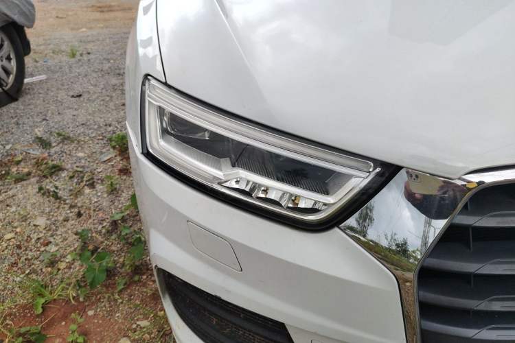 Used Audi Q3 2018 30th Anniversary Edition 30 TFSI Fashion Model Right Front Headlight
