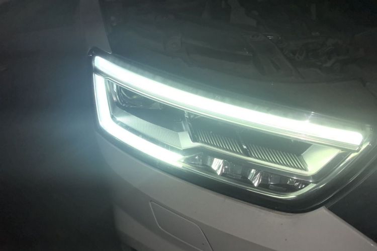 Used Audi Q3 2018 30th Anniversary Edition 30 TFSI Fashion Model Right Front Headlight
