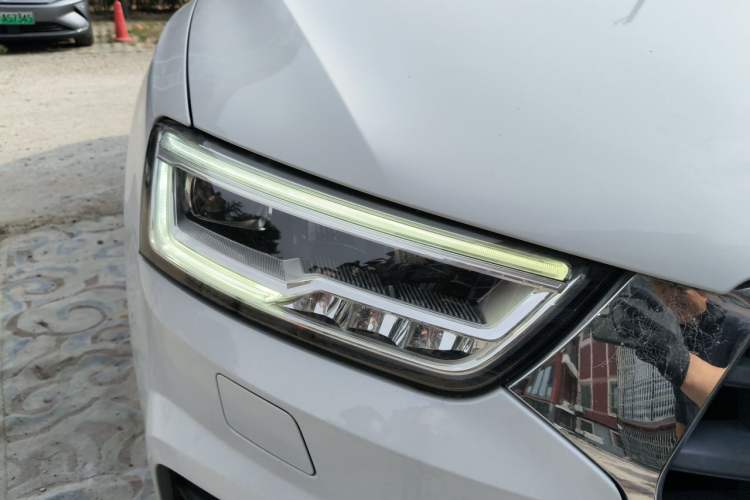 Used Audi Q3 2018 30th Anniversary Edition 30 TFSI Style Model Right Front Headlight