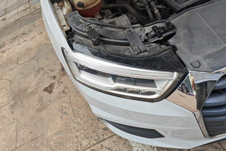 Used Audi Q3 2018 30th Anniversary Edition 30 TFSI Fashion Model Right Front Headlight