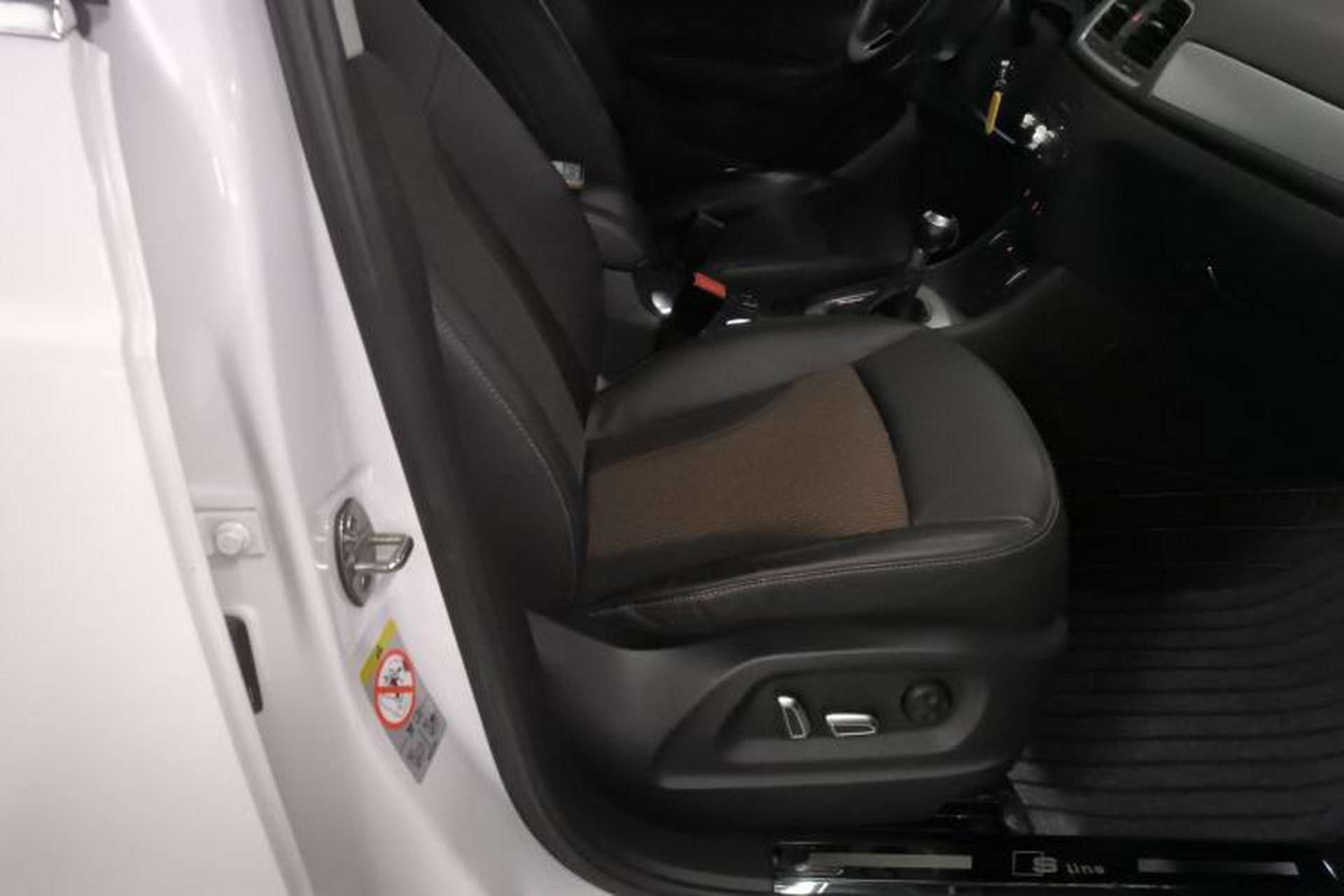 Used Audi Q3 2018 30th Anniversary Edition 30 TFSI Fashion Model Right Front Seat