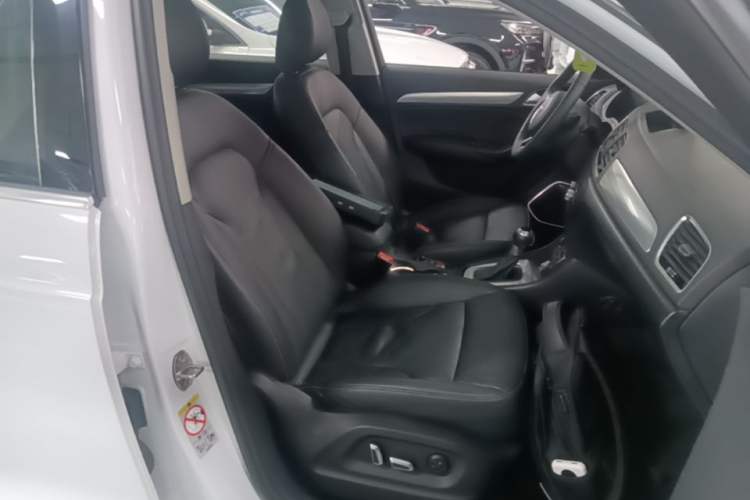 Used Audi Q3 2018 30th Anniversary Edition 30 TFSI Style Model Right Front Seat