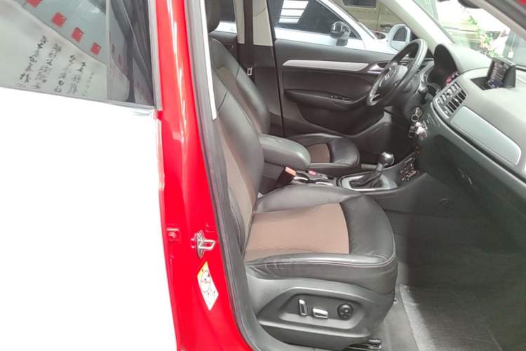 Used Audi Q3 2018 30th Anniversary Edition 30 TFSI Fashion Model Right Front Seat