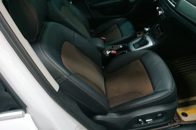 Used Audi Q3 2018 30th Anniversary Edition 30 TFSI Fashion Model Right Front Seat