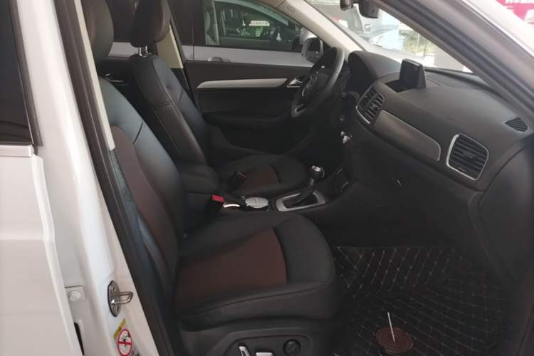 Used Audi Q3 2018 30th Anniversary Edition 30 TFSI Fashion Model Right Front Seat
