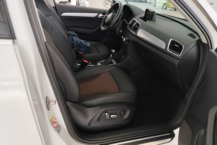 Used Audi Q3 2018 30th Anniversary Edition 30 TFSI Fashion Model Right Front Seat
