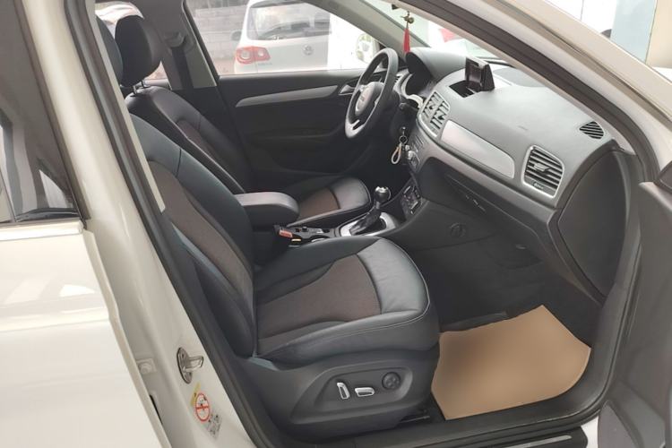 Used Audi Q3 2018 30th Anniversary Edition 30 TFSI Fashion Model Right Front Seat