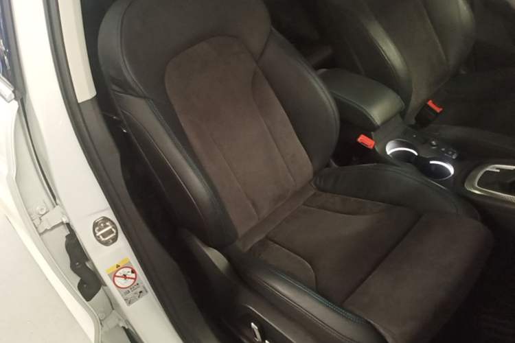 Used Audi Q3 2018 30th Anniversary Edition 35 TFSI Sport Model Right Front Seat