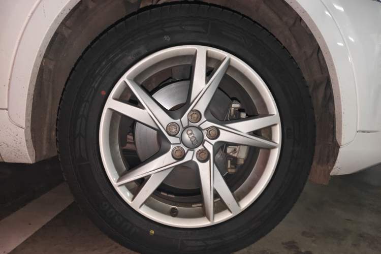 Used Audi Q3 2018 30th Anniversary Edition 30 TFSI Fashion Model Right Front Wheel Hub