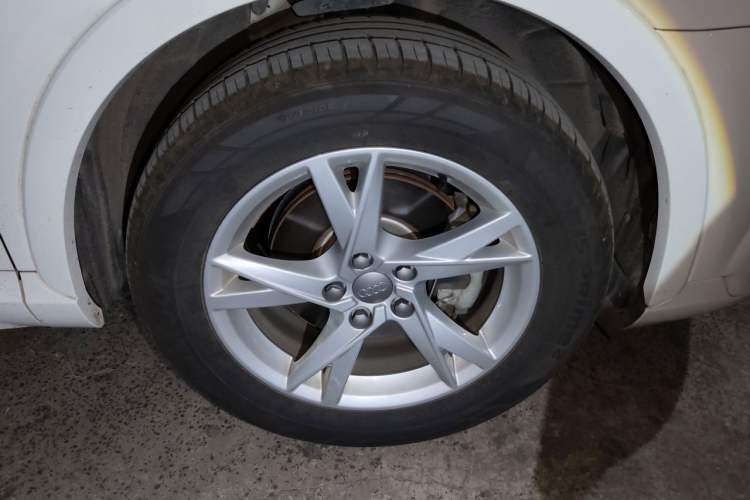 Used Audi Q3 2018 30th Anniversary Edition 30 TFSI Fashion Model Right Front Wheel Hub