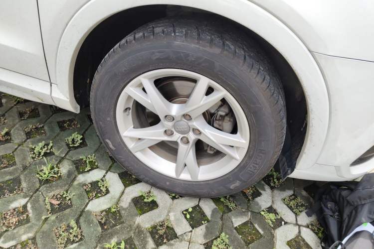 Used Audi Q3 2018 30th Anniversary Edition 30 TFSI Fashion Model Right Front Wheel Hub