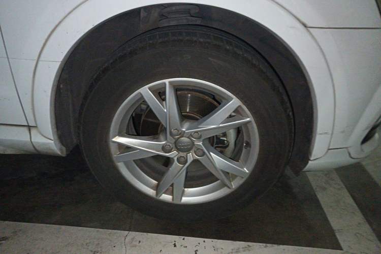 Used Audi Q3 2018 30th Anniversary Edition 30 TFSI Fashion Model Right Front Wheel Hub