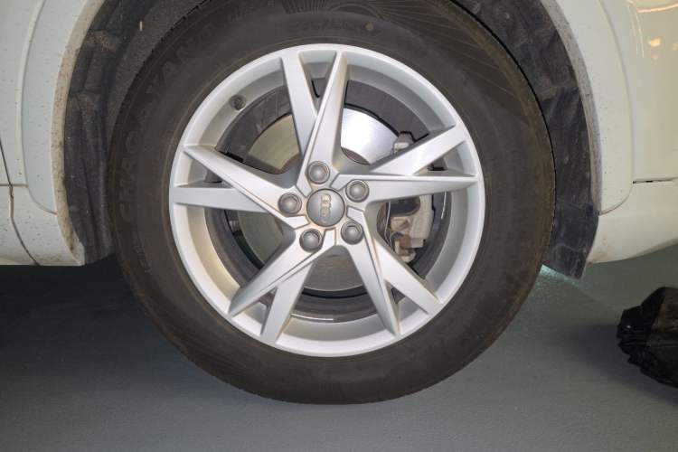 Used Audi Q3 2018 30th Anniversary Edition 30 TFSI Fashion Model Right Front Wheel Hub