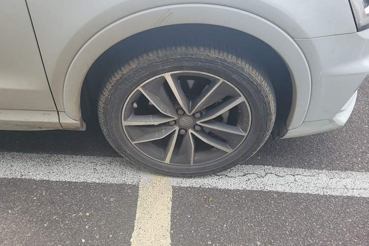 Used Audi Q3 2018 30th Anniversary Edition 35 TFSI Sport Model Right Front Wheel Hub
