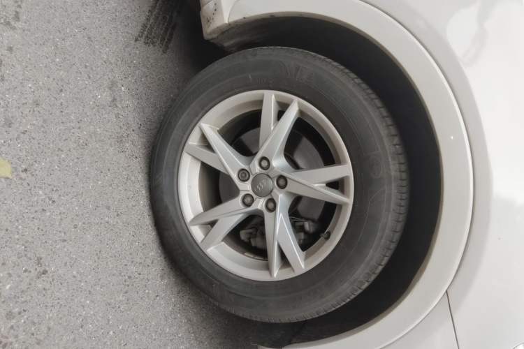 Used Audi Q3 2018 30th Anniversary Edition 35 TFSI Fashion Model Right Front Wheel Hub