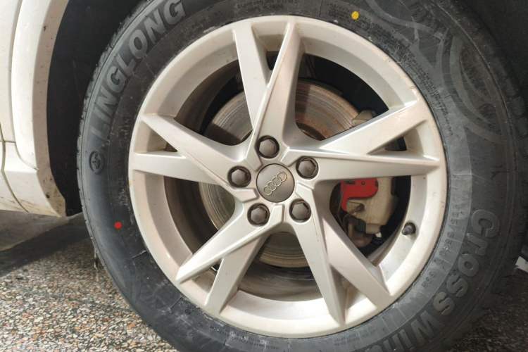 Used Audi Q3 2018 30th Anniversary Edition 30 TFSI Fashion Model Right Front Wheel Hub