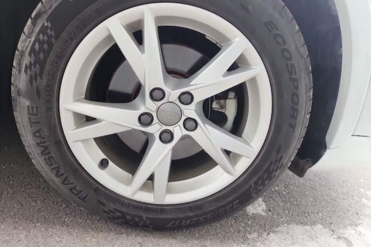 Used Audi Q3 2018 30th Anniversary Edition 30 TFSI Fashion Model Right Front Wheel Hub