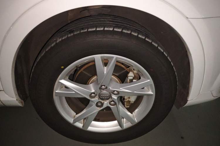 Used Audi Q3 2018 30th Anniversary Edition 30 TFSI Fashion Model Right Front Wheel Hub