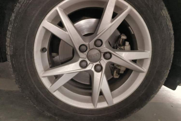 Used Audi Q3 2018 30th Anniversary Edition 30 TFSI Fashion Model Right Front Wheel Hub