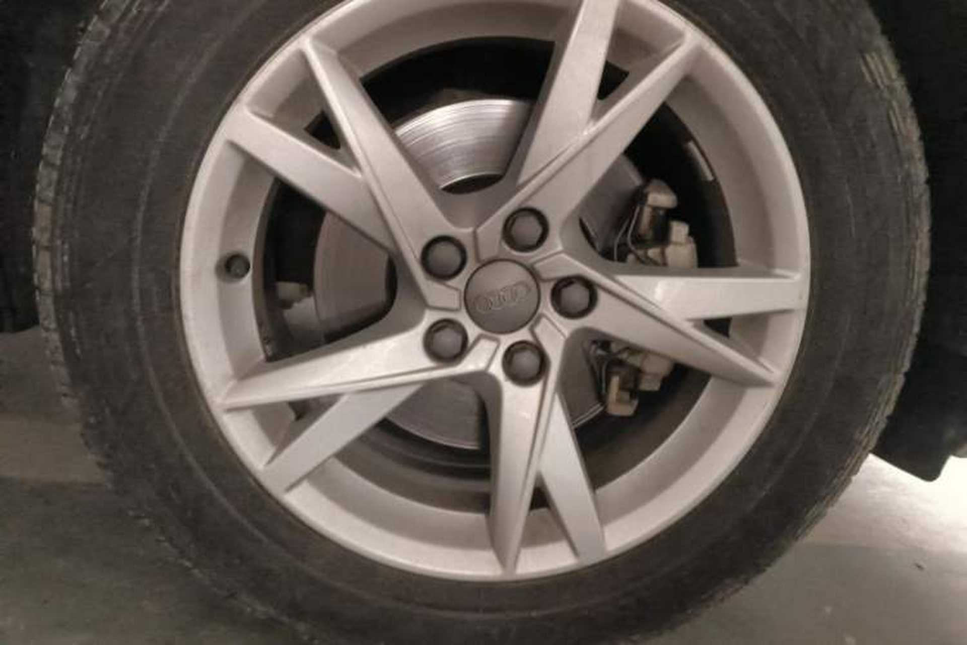 Used Audi Q3 2018 30th Anniversary Edition 30 TFSI Fashion Model Right Front Wheel Hub