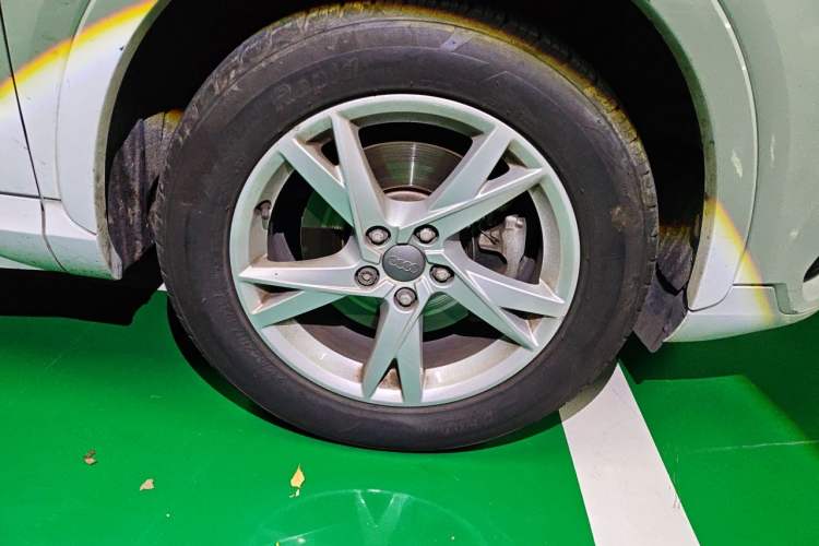 Used Audi Q3 2018 30th Anniversary Edition 30 TFSI Fashion Model Right Front Wheel Hub
