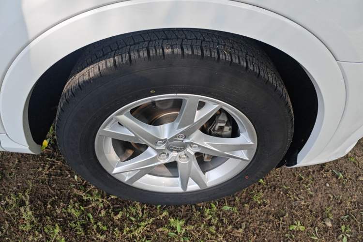 Used Audi Q3 2018 30th Anniversary Edition 30 TFSI Fashion Model Right Front Wheel Hub