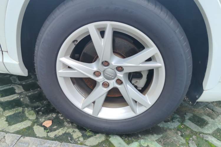 Used Audi Q3 2018 30th Anniversary Edition 30 TFSI Fashion Model Right Front Wheel Hub