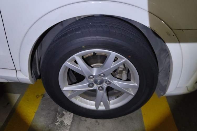 Used Audi Q3 2018 30th Anniversary Edition 30 TFSI Fashion Model Right Front Wheel Hub