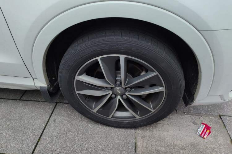 Used Audi Q3 2018 30 TFSI Fashion Edition Collector's Version Right Front Wheel Hub