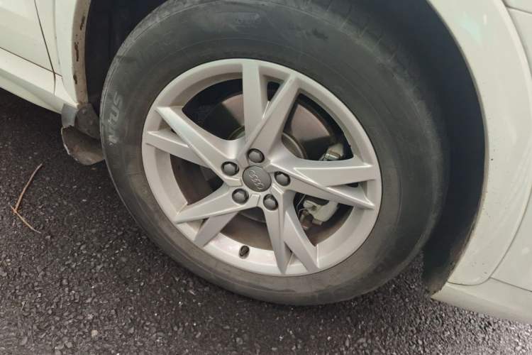 Used Audi Q3 2018 30th Anniversary Edition 30 TFSI Fashion Model Right Front Wheel Hub