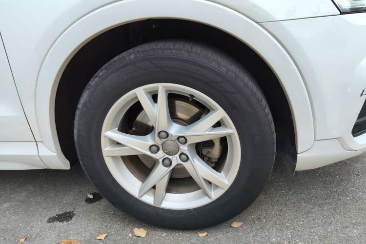 Used Audi Q3 2018 30th Anniversary Edition 30 TFSI Fashion Model Right Front Wheel Hub