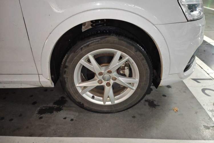 Used Audi Q3 2018 30th Anniversary Edition 30 TFSI Fashion Model Right Front Wheel Hub