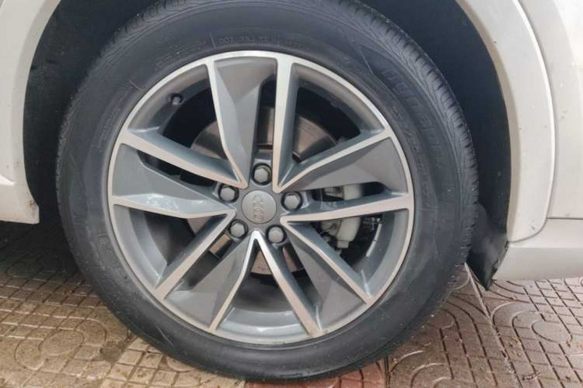 Used Audi Q3 2018 30th Anniversary Edition 35 TFSI Sport Model Right Front Wheel Hub