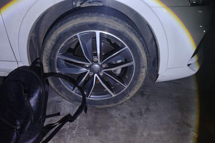 Used Audi Q3 2018 30 TFSI Fashion Edition Collector's Version Right Front Wheel Hub