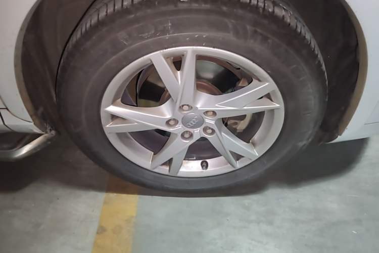 Used Audi Q3 2018 30th Anniversary Edition 30 TFSI Fashion Model Right Front Wheel Hub