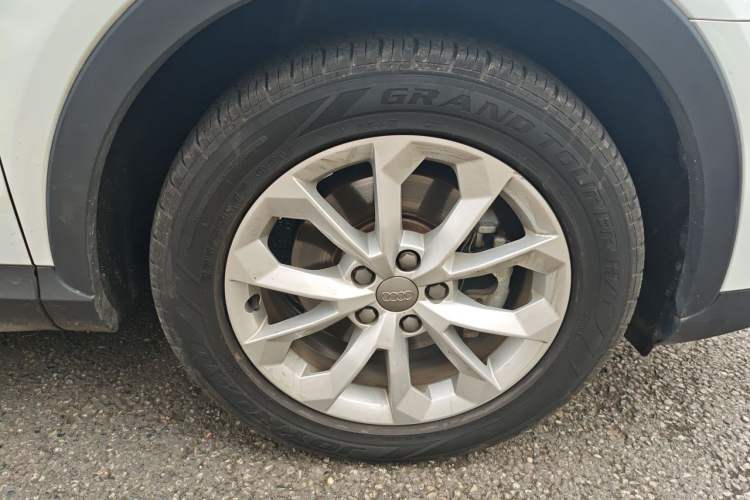 Used Audi Q3 2018 30th Anniversary Edition 30 TFSI Standard Model Right Front Wheel Hub