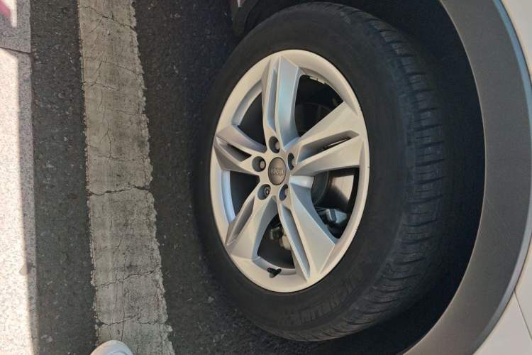 Used Audi Q3 2018 30th Anniversary Edition 30 TFSI Style Model Right Front Wheel Hub