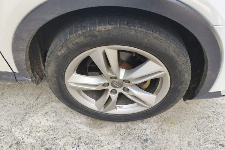 Used Audi Q3 2018 30th Anniversary Edition 30 TFSI Style Model Right Front Wheel Hub