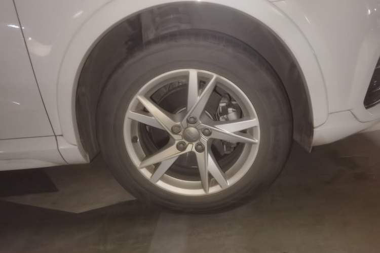 Used Audi Q3 2018 30th Anniversary Edition 30 TFSI Fashion Model Right Front Wheel Hub