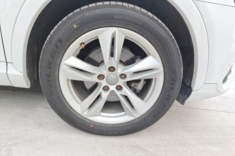 Used Audi Q3 2018 30th Anniversary Edition 30 TFSI Fashion Model Right Front Wheel Hub