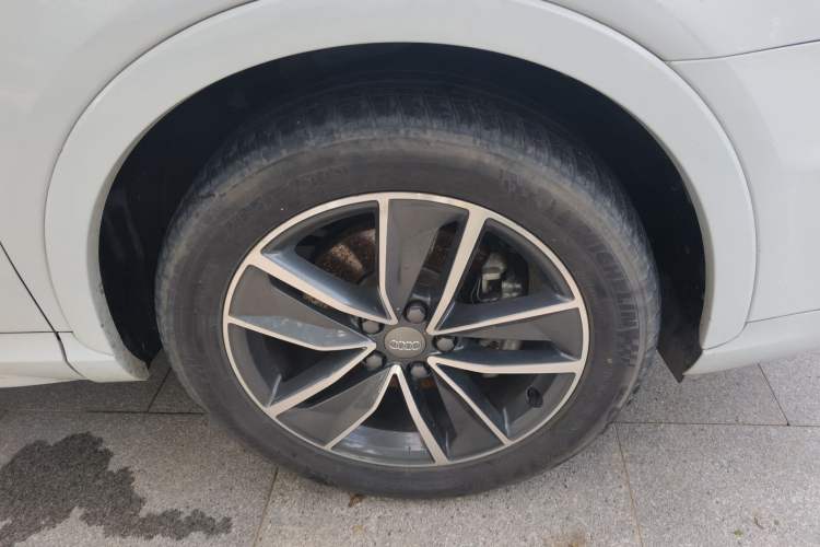 Used Audi Q3 2018 30 TFSI Fashion Edition Collector's Version Right Front Wheel Hub