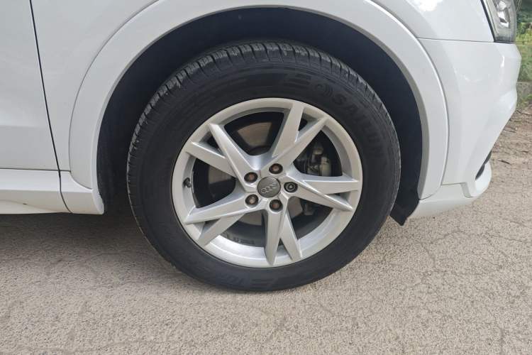 Used Audi Q3 2018 30th Anniversary Edition 30 TFSI Fashion Model Right Front Wheel Hub