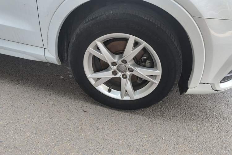Used Audi Q3 2018 30th Anniversary Edition 30 TFSI Fashion Model Right Front Wheel Hub