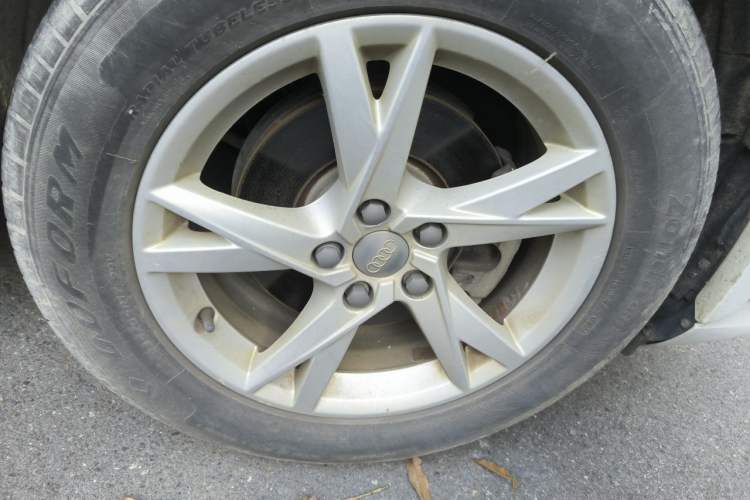 Used Audi Q3 2018 30th Anniversary Edition 30 TFSI Fashion Model Right Front Wheel Hub