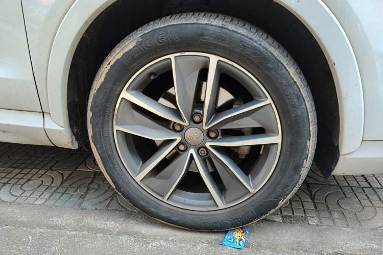 Used Audi Q3 2018 30 TFSI Fashion Edition Collector's Version Right Front Wheel Hub