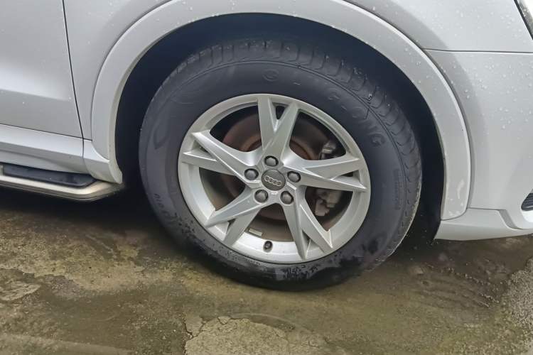Used Audi Q3 2018 30th Anniversary Edition 30 TFSI Fashion Model Right Front Wheel Hub