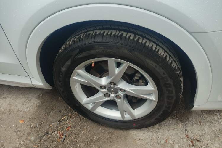 Used Audi Q3 2018 30th Anniversary Edition 30 TFSI Fashion Model Right Front Wheel Hub