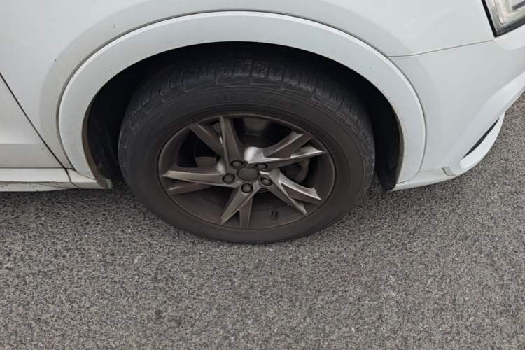 Used Audi Q3 2018 30th Anniversary Edition 30 TFSI Fashion Model Right Front Wheel Hub
